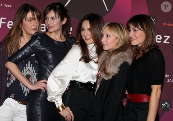 Christelle Raynal, Louise Monot, Elsa Zylberstein, Shirley Bousquet et Audrey Lamy à la soirée d'ouverture du festival de l'Alpe d'Huez, le 17 janvier 2012.