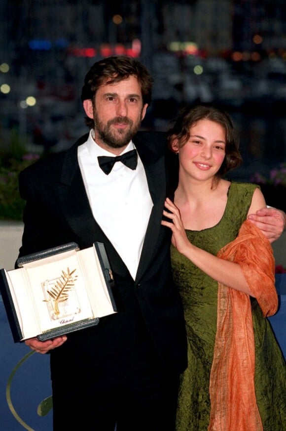 Nanni Moretti, avec sa Palme d'or pour La Chambre du fils, et Jasmine Trinca lors du Festival de Cannes 2001
 
