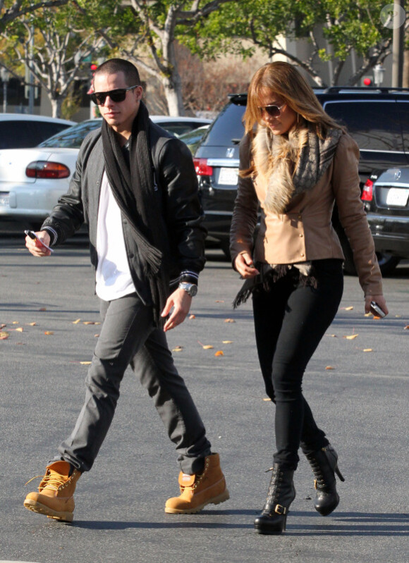 Jennifer Lopez et Casper Smart en décembre 2011 à Los Angeles