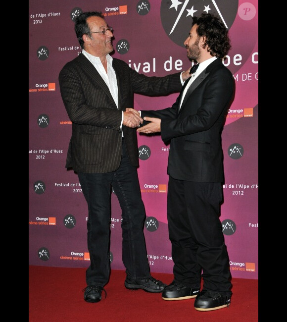 Jean Reno et Michaël Youn lors de la cérémonie de cloture du 15e Festival international du film de Comédie de l'Alpe d'Huez le samedi 21 janvier 2012