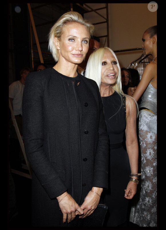 Cameron Diaz et Donatella Versace côte à côte au défilé Atelier Versace printemps-été 2012 à Paris, le 23 janvier 2012.