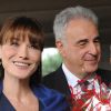 Carla Bruni-Sarkozy et Michel Kazatchkine en Inde, le 6 décembre 2010.