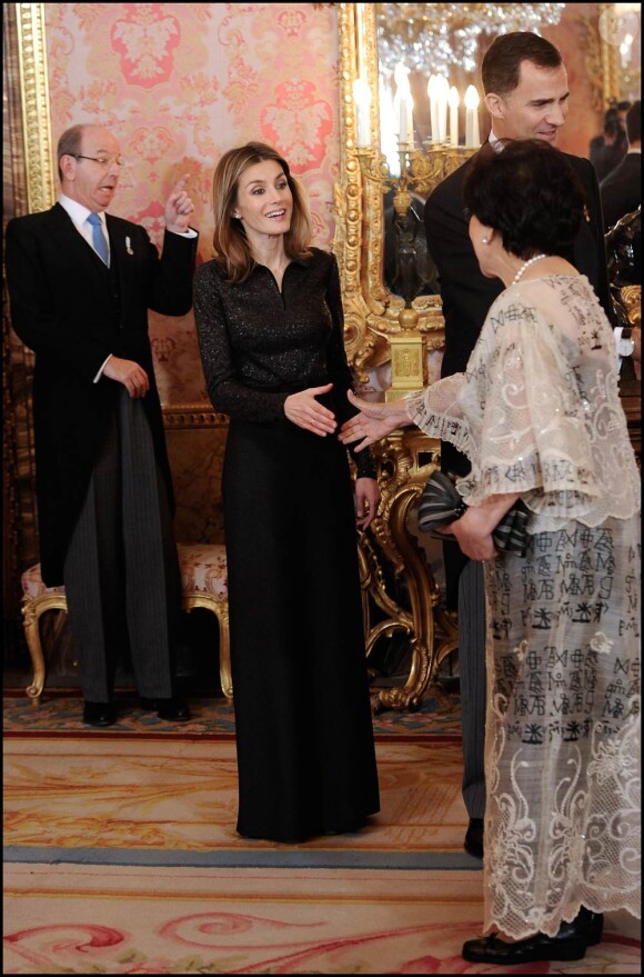 Letizia et Felipe d'Espagne le 24 janvier 2012, au palais royal, pour la réception des ambassadeurs étrangers.