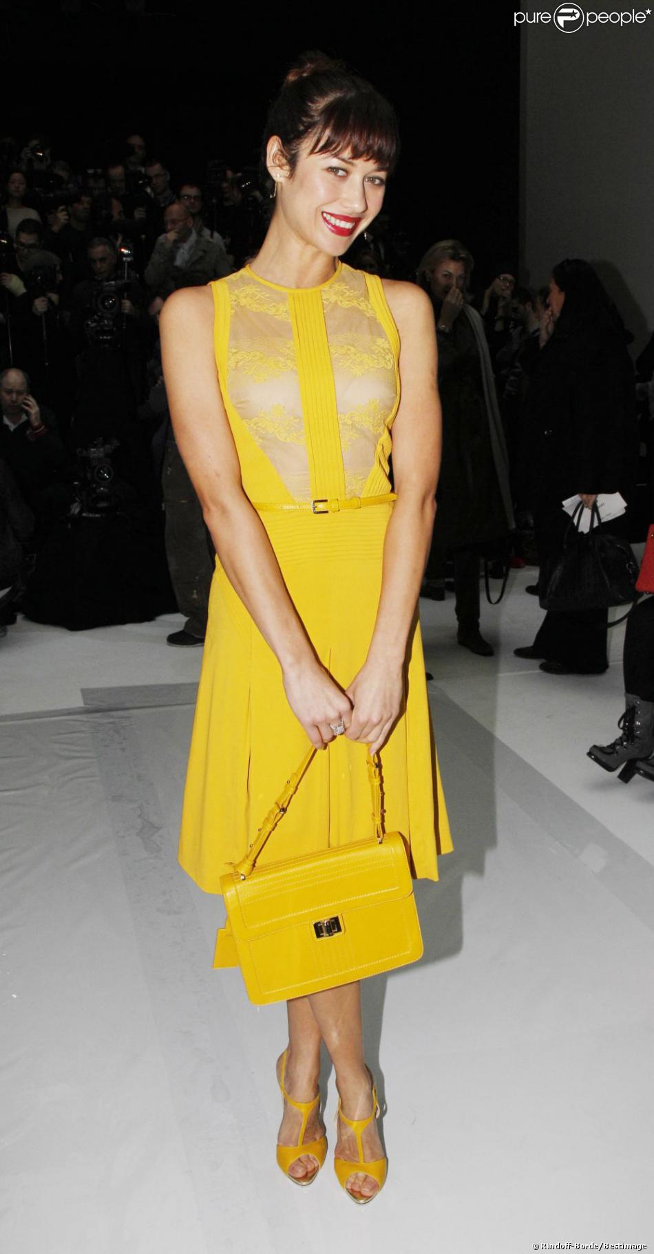Olga Kurylenko Au Defile Elie Saab Haute Couture A Paris Le 25 Janvier 2012 Purepeople