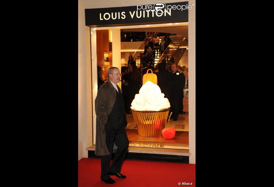 Guest attends the 'Maison Louis Vuitton Roma Etoile' Cocktail on