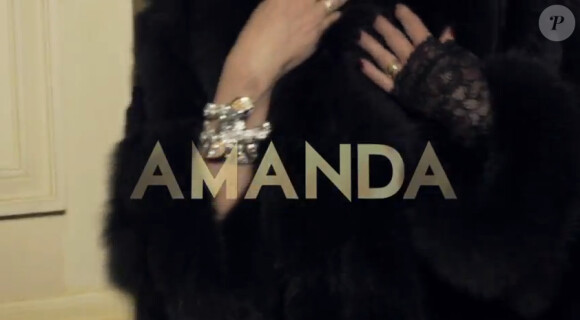 Image extraite du clip La Belle et la bête d'Amanda Lear, janvier 2012.