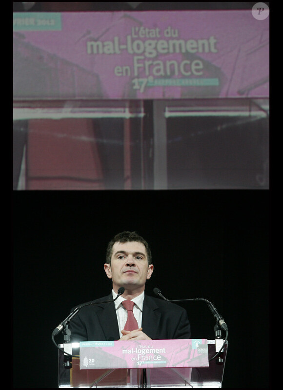 Benoist Apparu le 1er février 2012 à la Porte de Versailles à Paris pour la présentation du rapport annuel sur l'état du mal-logement en France de la Fondation Abbé Pierre