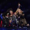 Madonna et LMFAO le 4 février 2012 lors du show donné à la mi-temps du Super Bowl à Indianapolis