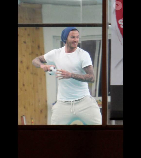 David Beckham pendant le cours de karaté de son fils Cruz, à Los Angeles, le 6 février 2012