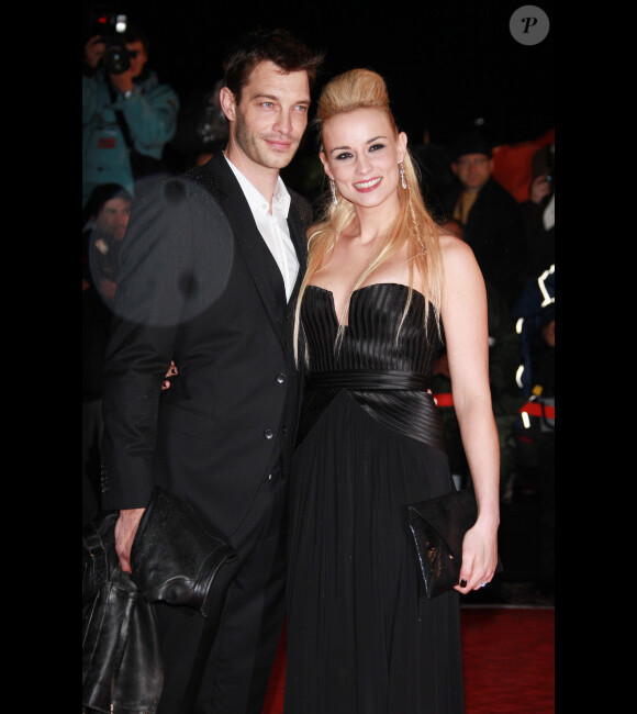 Elodie Gossuin et son mari Bertrand en janvier 2012 à Cannes