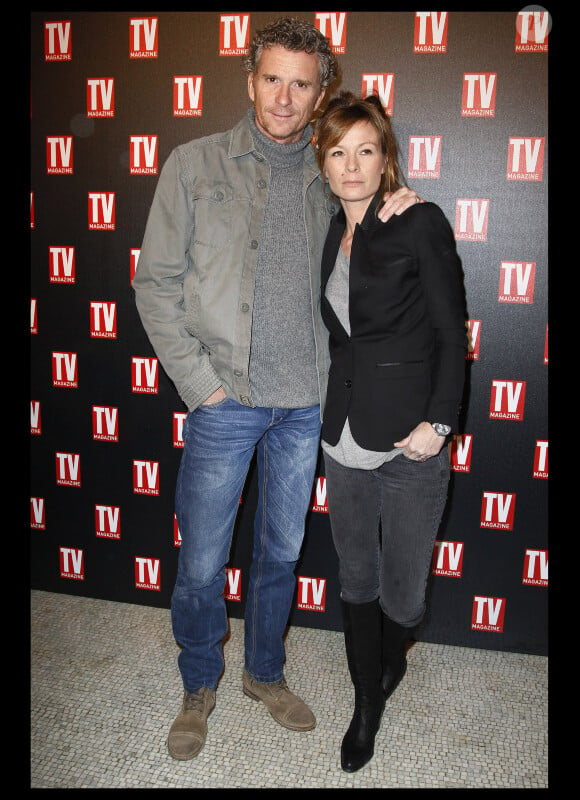 Denis Brogniart et sa femme Hortense lors de la soirée TV Magazine fête ses 25 ans, au Plaza Athénée, le 8 février 2012. 