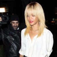 Rihanna, très blonde, ferait-elle de l'oeil à Christina Aguilera ?