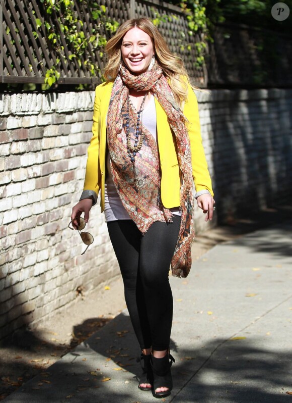 Hilary Duff, souriante et détendue à l'approche de l'accouchement. Los Angeles le 9 février 2012.