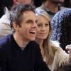 Ben Stiller et Christine Taylor au Madison Square Garden pour assister à la victoire des Knicks contre les Lakers, à New York, le 10 février 2012.
