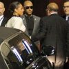 Alicia Keys et Swizz Beatz saluent Clive Davis, le mentor de Whitney Houston, en arrivant au Beverly Hilton Hotel, à Los Angeles, le samedi 11 février 2012.