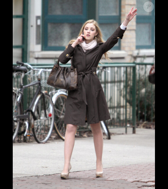 Ella Rae Peck sur le tournage de la série Gossip Girl à New York, le 16 février 2012