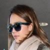 Jessica Alba arrive à l'aéroport de Los Angeles de retour de New York le 17 février 2012 