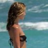 Jennifer Aniston est n°19 du classement "Les plus belles femmes en maillot de bain". Ici au Mexique en 2004.