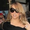 Mariah Carey, cachée derrière ses lunettes de soleil, lors de  l'enregistrement de l'émission Good Morning America à New York, le 21  février 2012