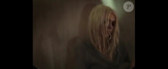 Taylor Momsen dans le clip You du groupe The Pretty Reckless.