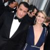 Jean Dujardin et Alexandra Lamy arrivent aux Oscars, le 26 février 2012 à Los Angeles.