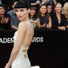 Rooney Mara dans un look de sirène futuriste a foulé le red carpet des Oscars 2012 avec élégance