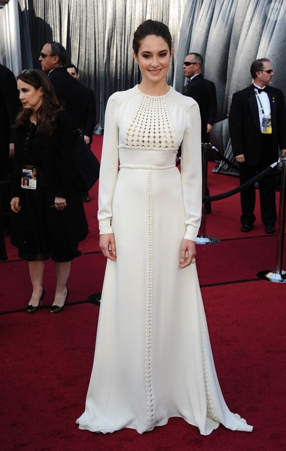 Shailene Woodley, nouvelle sensation du cinéma, déjà parfaite sur le red carpet en Valentino. Oscars 2012, Los Angeles.