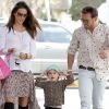 Alessandra Ambrosio accompagne sa fille à l'école à Los Angeles le 26 février 2012 avec son fiancé