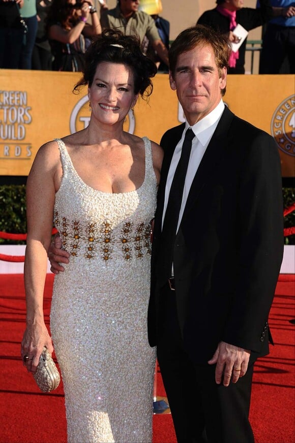 Scott Bakula et son épouse Chelsea Field aux Screen Actor's Guild Awards, à Los Angeles, le 19 janvier 2012.