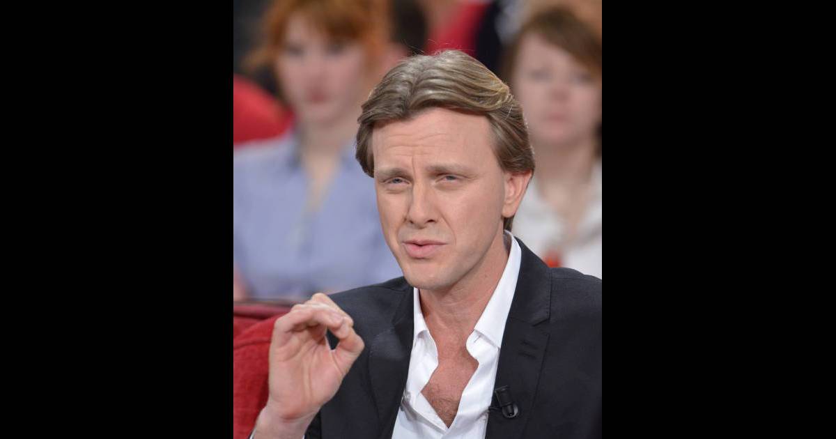 Claude François Jr. lors de l'enregistrement de Vivement ...