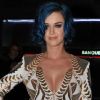 Katy Perry, très sexy dans une robe Balmain, se rend à la Maison Du Caviar à Paris, le 1er mars 2012.