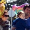 Alyson Hannigan, son époux Alexis Denisof, leur fille Satyana et de nombreux ballons, à Los Angeles le 3 mars 2012.