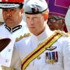 En uniforme des Blues et Royals et médaillé pour une messe à Nassau. Visite aux Bahamas les 4 et 5 mars 2012. Le prince Harry était en visite officielle dans les Caraïbes (Belize,  Bahamas, Jamaïque) début mars 2012, représentant la reine Elizabeth II à  l'occasion de son jubilé de diamant.