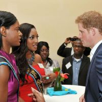 Prince Harry : Fêtard survolté au Belize et dragué par les Miss Bahamas à Nassau