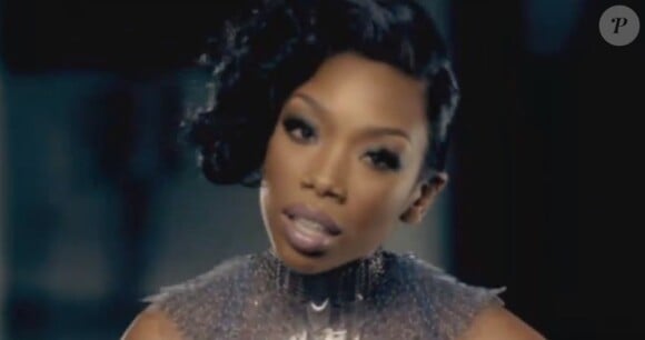 Brandy dans son clip It All Belongs To Me en duo avec Monica, mars 2012.