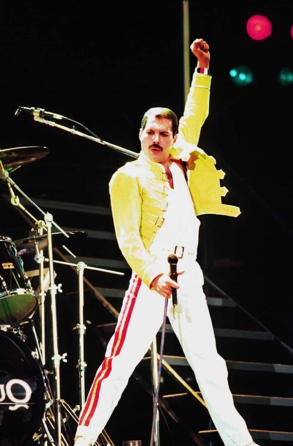 Freddie Mercury sur scène (photo non datée)