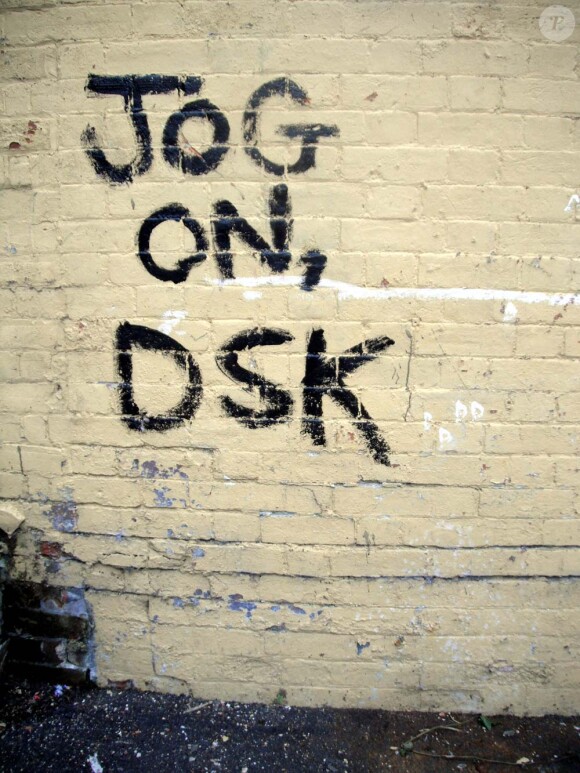 Graffitis contre la venue de Dominique Strauss-Kahn à Cambridge le 9 mars 2012.