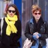 Jessica Alba en compagnie de son amie Lauren dans les rues de Manhattan à New York le 9 mars 2012