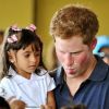 Le prince Harry visite la favela du "Complexo do Alemao", à Rio de Janeiro, lors de son voyage officiel au Brésil. 10 mars 2012