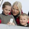 La princesse Mette-Marit de Norvège assistait le 11 mars 2012, en famille, au concours de saut à skis de la Coupe du monde à Holmenkollen.