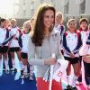 Kate Middleton rencontre les équipes olympiques de cricket à Stratford, le 15 mars 2012.