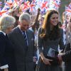 Après le cricket, Kate Middleton rejoint le prince Charles et Camilla Parker-Bowles dans le sud de Londres pour visiter une galerie d'art, le 15 mars 2012.