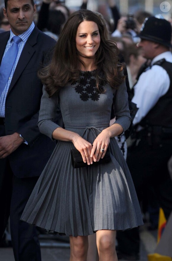 Après le cricket, Kate Middleton dans le sud de Londres pour visiter une galerie d'art, le 15 mars 2012.