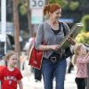 Marcia Cross et ses filles Eden et Savannah sur le chemin de l'école, le 5 mars 2012 à Santa Monica