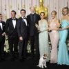Penelope Ann Miller et l'équipe du film The Artist lors des Oscars 2012 