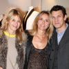 Marie Poniatowski (créatrice de la marque Stone) entourée de sa soeur Sarah Lavoine et son mari Marc Lavoine lors de la présentation de la nouvelle collection joaillerie Stone chez Montaigne Market le 6 mars 2012 à Paris