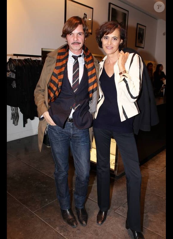Elie Top et Inès de la Fressange lors de la présentation de la nouvelle collection joaillerie Stone chez Montaigne Market le 6 mars 2012 à Paris