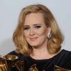 Adele et ses six Grammy Awards, à Los Angeles, le 12 février 2012.