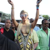 Paris Hilton, débridée lors d'une fête avec son chéri