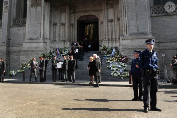 La ville flamande de Louvain était en deuil jeudi 22 mars 2012 : l'église Saint-Pierre accueillait les funérailles poignantes de sept des enfants morts le 13 mars dans la tragédie du tunnel de Sierre, élèves de l'école d'Heverlee.